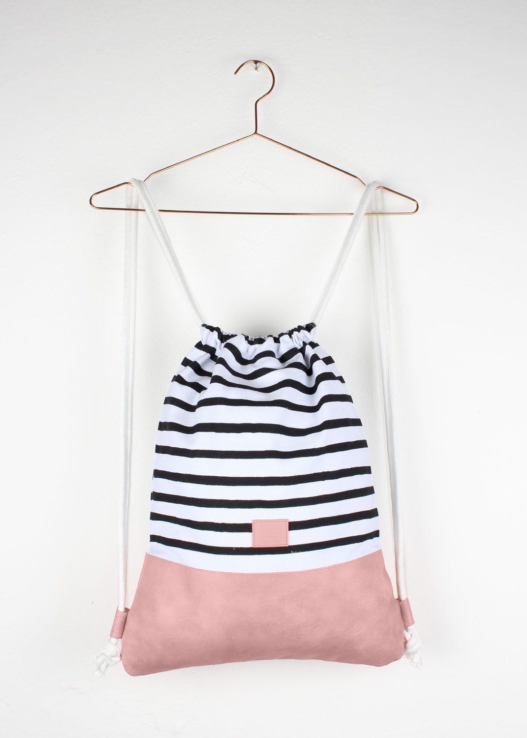 Gymbags_Twotones_striped_pink_1071x1500px
